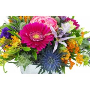 COMPOSITION DE FLEURS COLORÉES